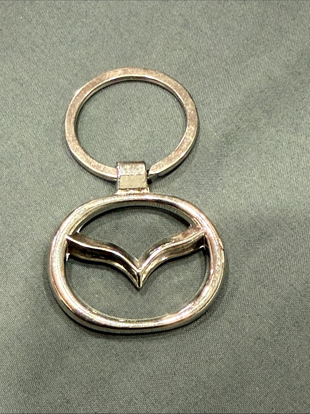 Silver Metal Logo Keychain - Sleek Automotive Key Ring